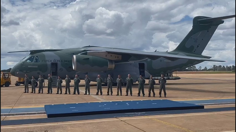 A aeronave KC-390 da FAB chega a Varsóvia para resgatar brasileiros -  Aviões e Músicas