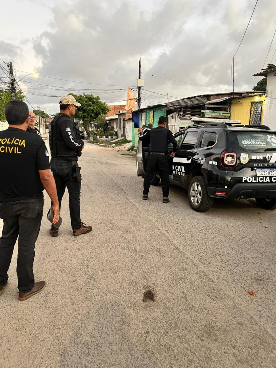 Operação prende 16 membros de quadrilha interestadual chefiada de dentro de presídio no Grande Recife