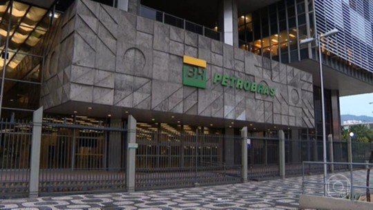 Petrobras aprova distribuição de metade dos dividendos extraordinários de 2023 aos acionistas - Programa: Jornal Nacional 