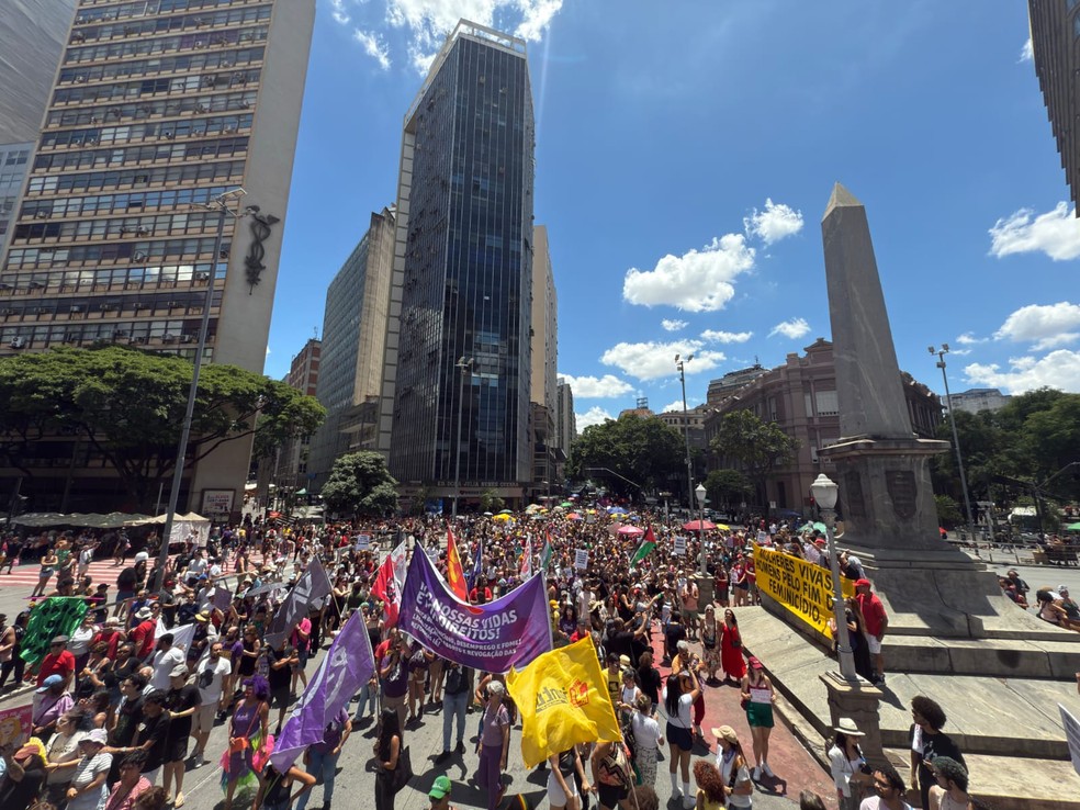 Belo Horizonte tem ato nacional contra o feminicídio neste domingo — Foto: Zu Moreira/TV Globo