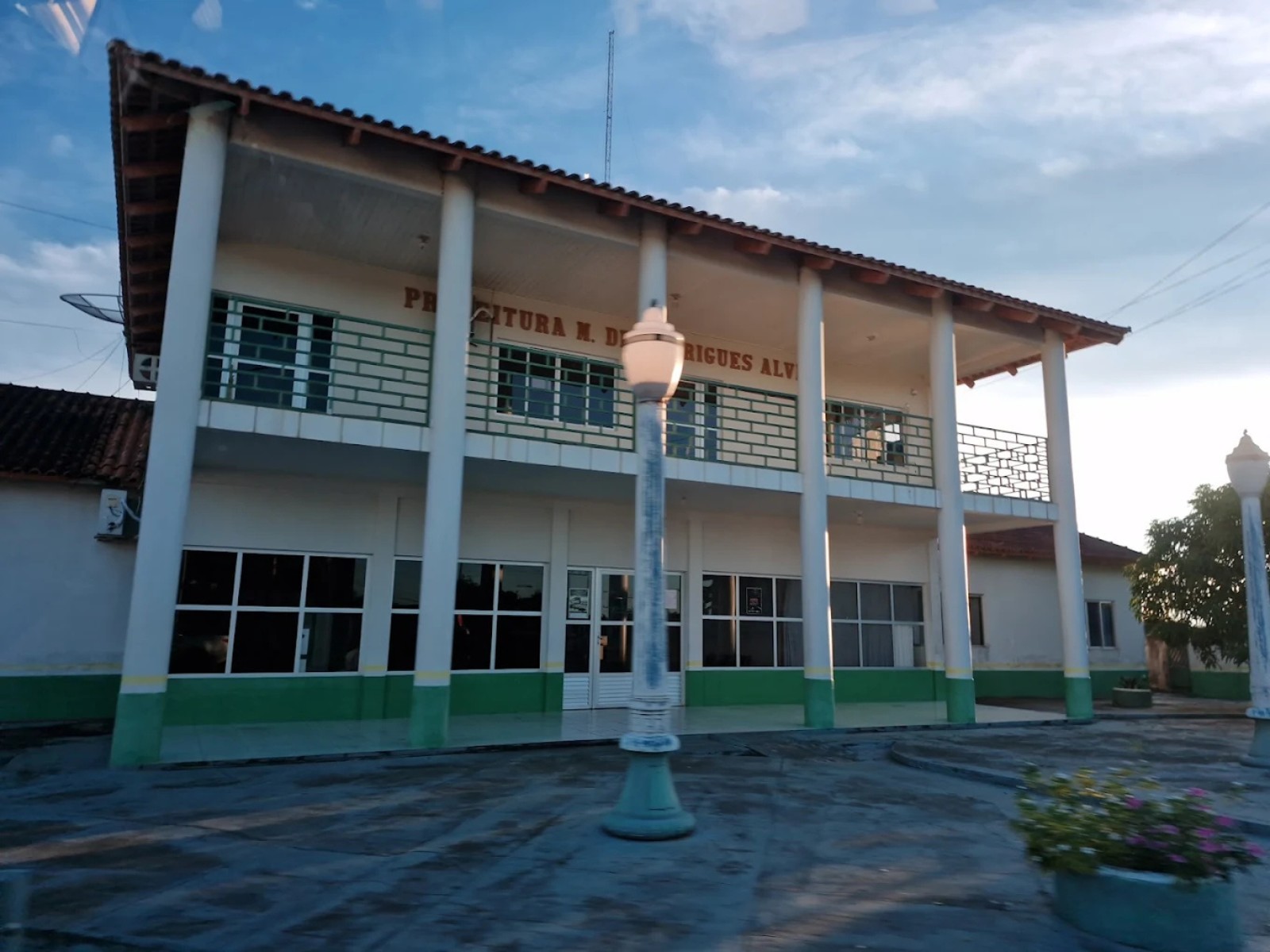 Município do AC demite mais de 100 comissionados de uma só vez; prefeitura cita readequação