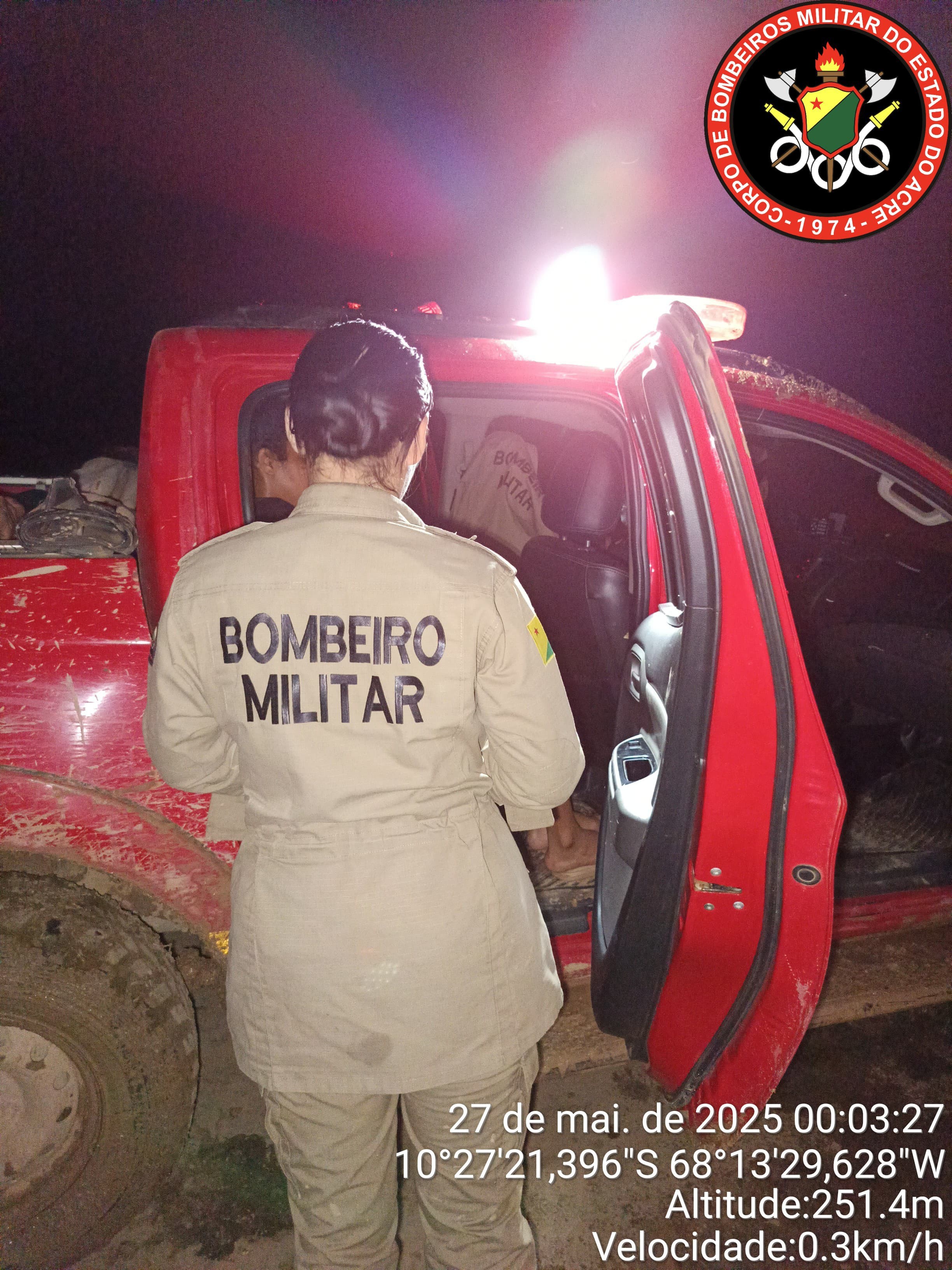 Após 14 horas de viagem, grávida de 5  meses é resgatada por bombeiros em área de difícil acesso no Acre; VÍDEO