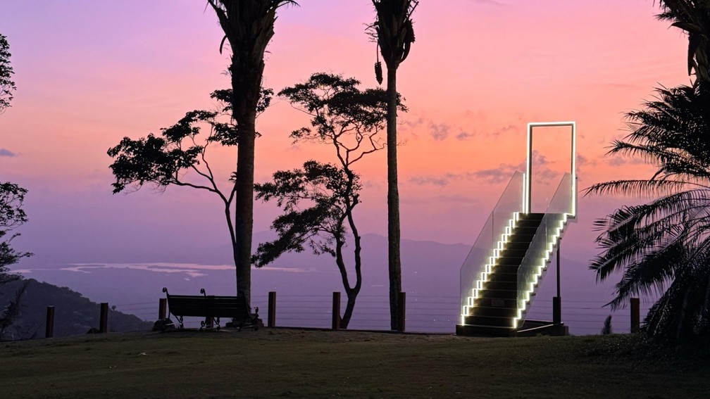 Escada oferece vista privilegiada da serra de Tianguá, no Ceará — Foto: Divulgação