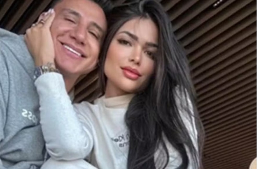 Danielle Bezerra dos Santos, casada com o investigador de polícia Rogério de Almeida Felício, o Rogerinho. — Foto: Reprodução/Instagram
