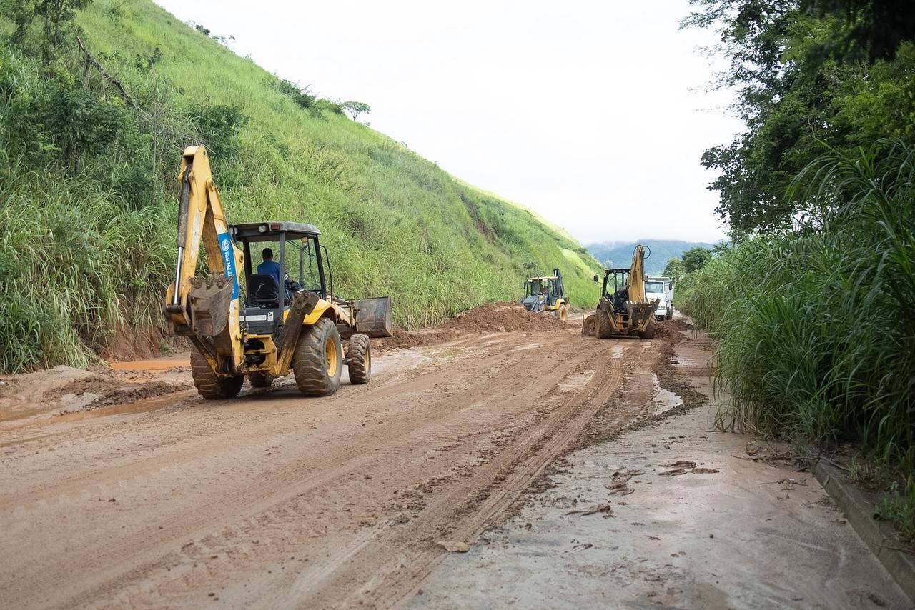 Chuva deixa 10 desalojados e interdita casa em Vassouras