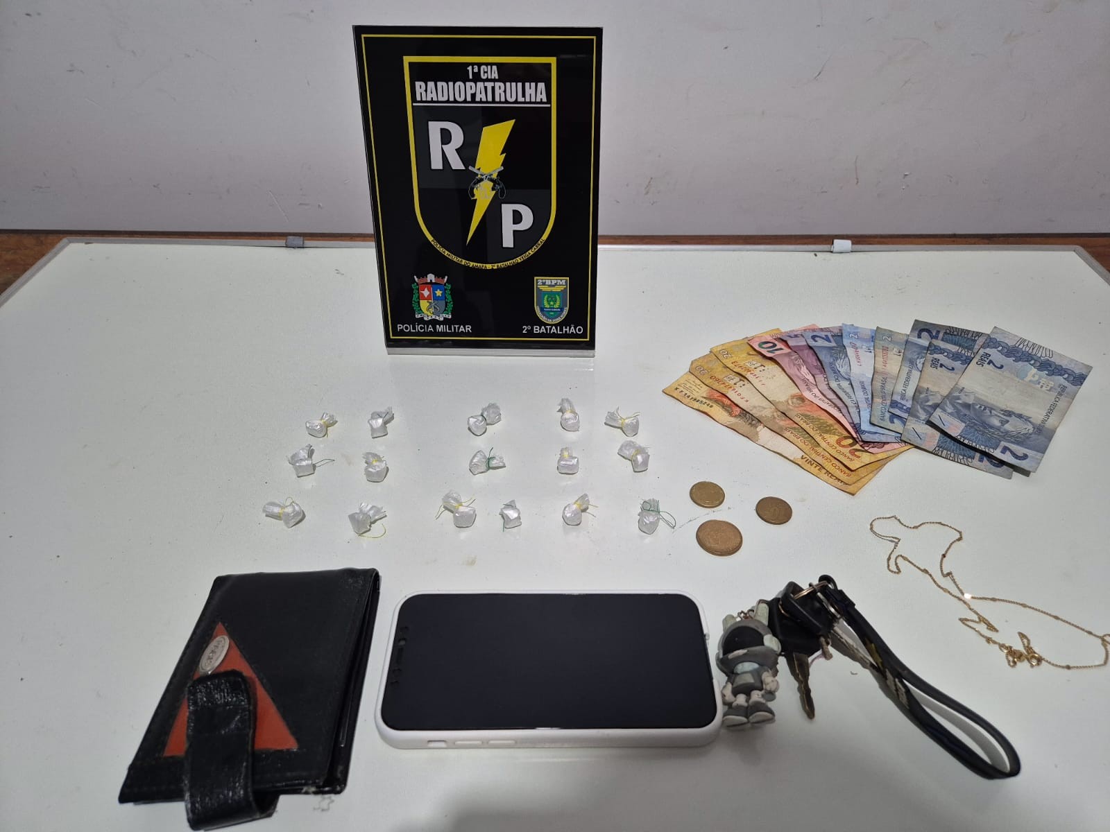 Homem é preso com drogas e moto adulterada após direção perigosa na Zona Norte de Macapá