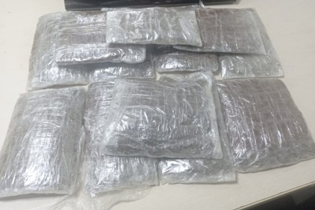Suspeita é presa com droga escondida no corpo em aeroporto de Manaus
