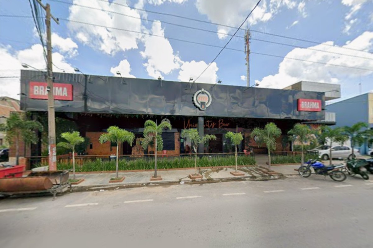 Homem atira dentro de bar após ser questionado por encarar mulher em Cuiabá, diz polícia