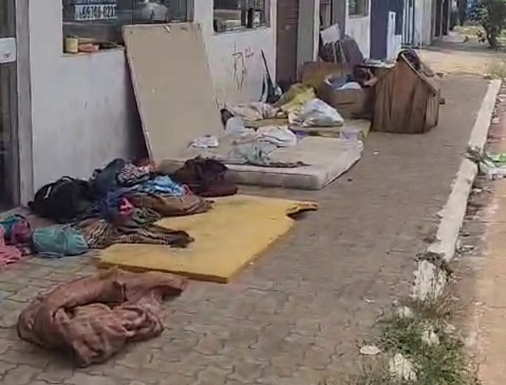 Morador de rua é morto a facadas na Praça da Matriz, em Presidente Epitácio (SP) — Foto: Marcelo Casarini