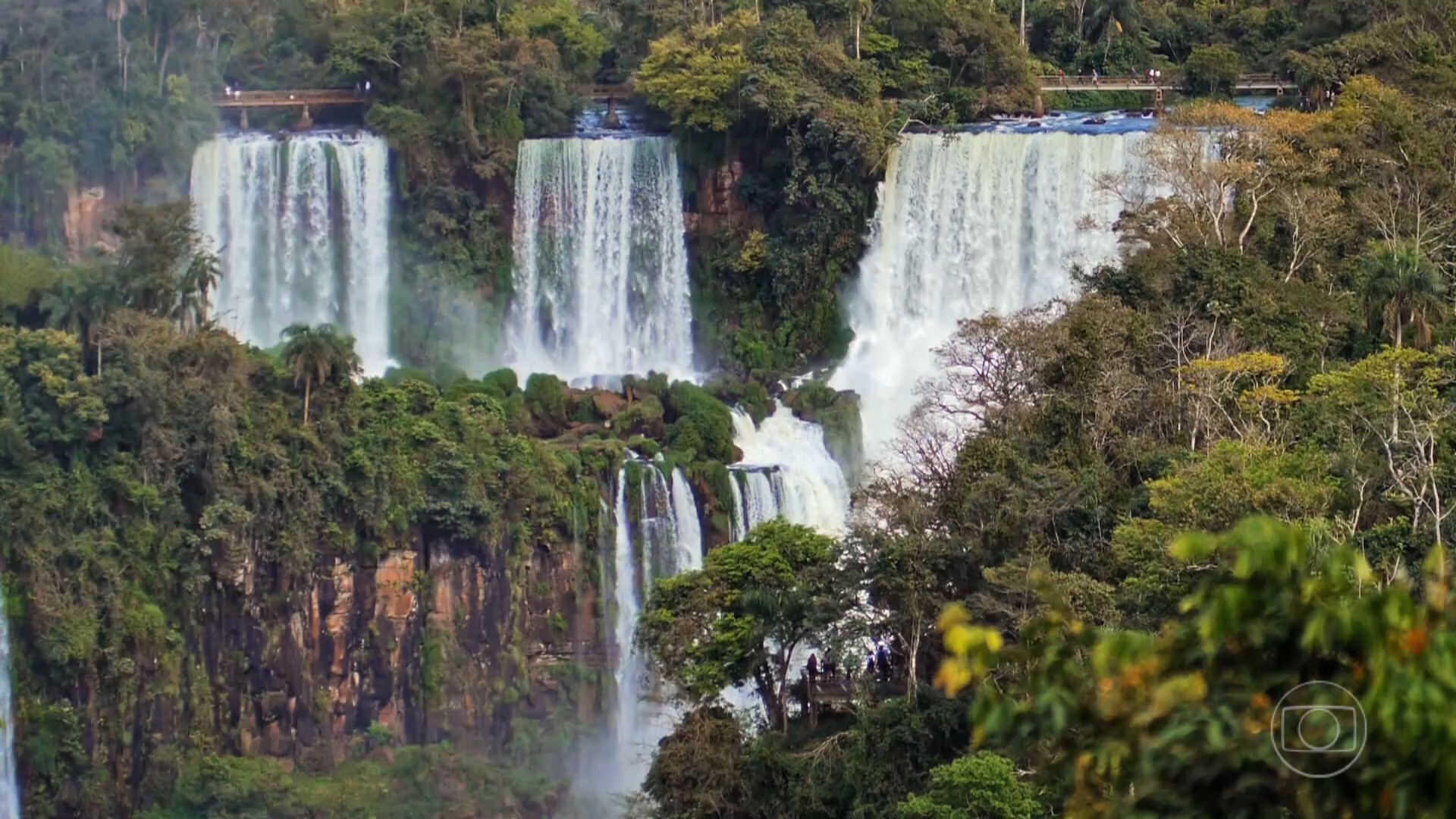 Poluição, limpeza natural e geração de energia: descubra curiosidades sobre o rio que forma as Cataratas do Iguaçu 