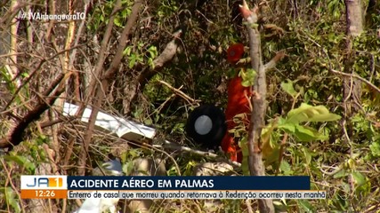 Casal que morreu após queda de avião de pequeno porte é velado