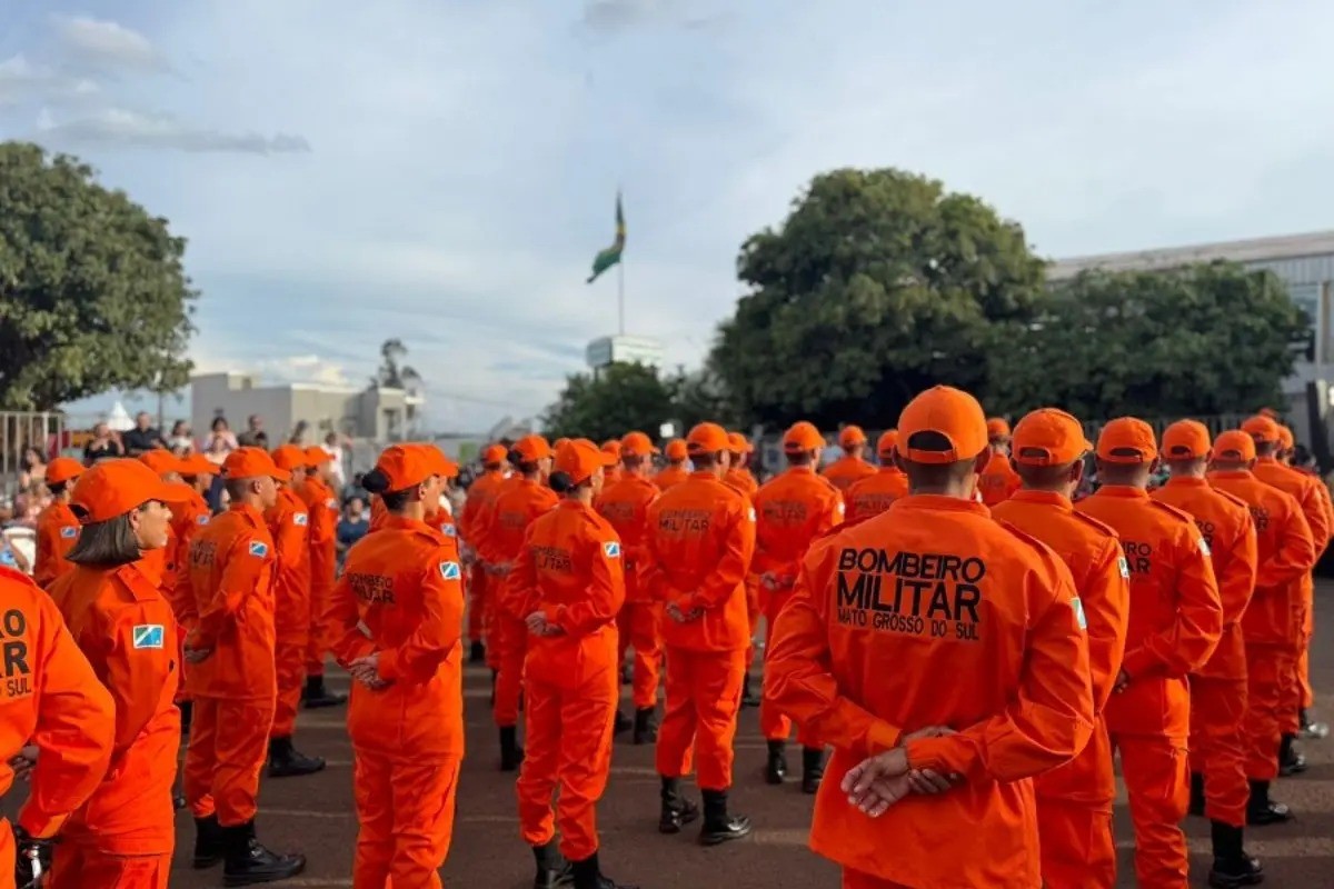 Corpo de Bombeiros abre seleção com salários de até R$ 13 mil; veja como se inscrever