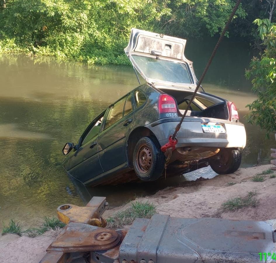 Motorista sobrevive após ficar agarrado a galhos em rio de Sinop (MT)