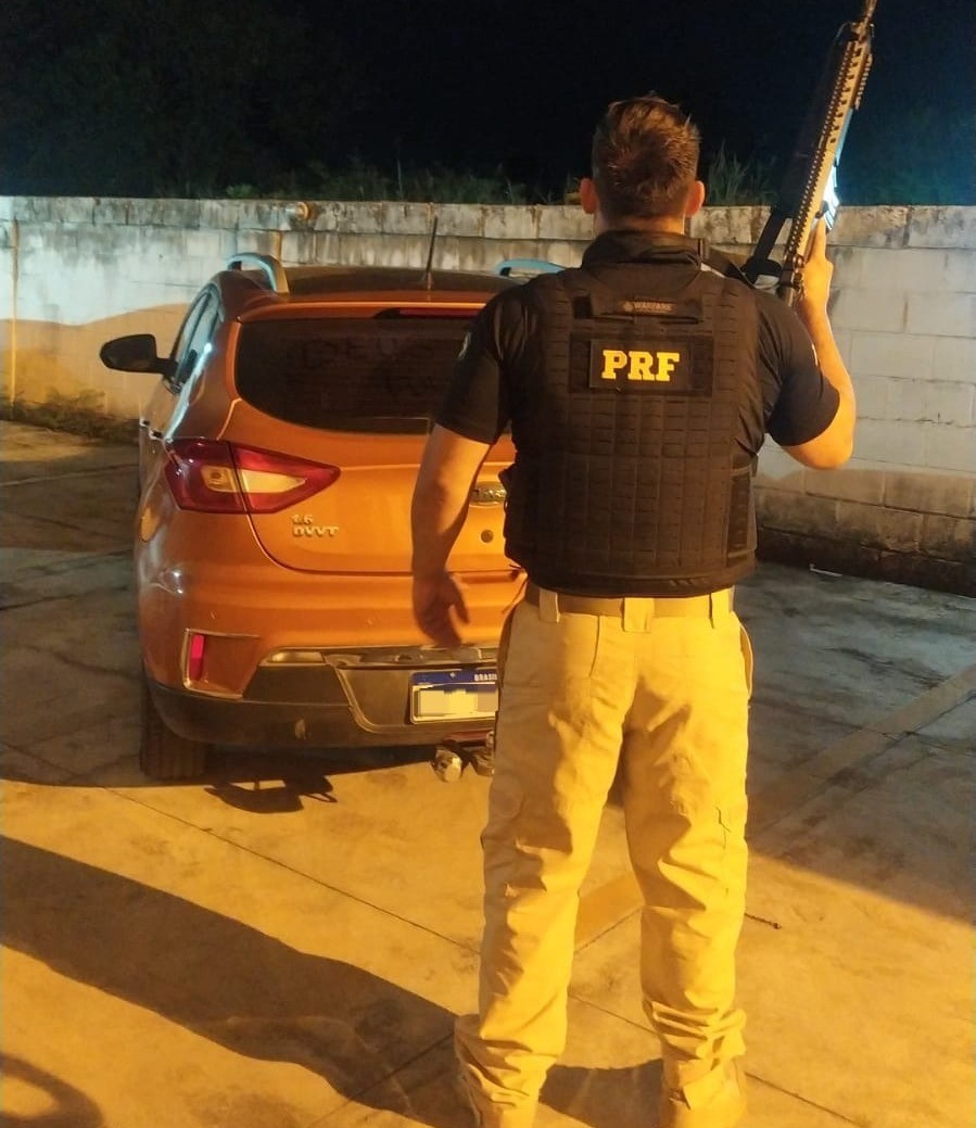 Quatro suspeitos de assaltar casas em Barra do Piraí são presos em ação da PM e PRF