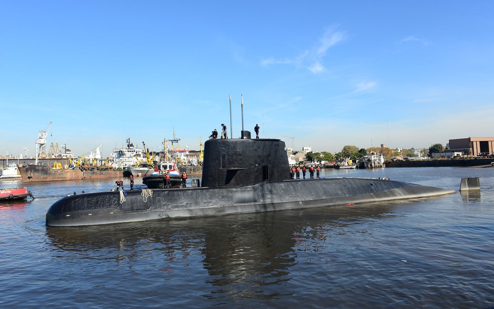 Ex-comandante da Força de Submarinos da Argentina é condenado por negligência no caso ARA San Juan