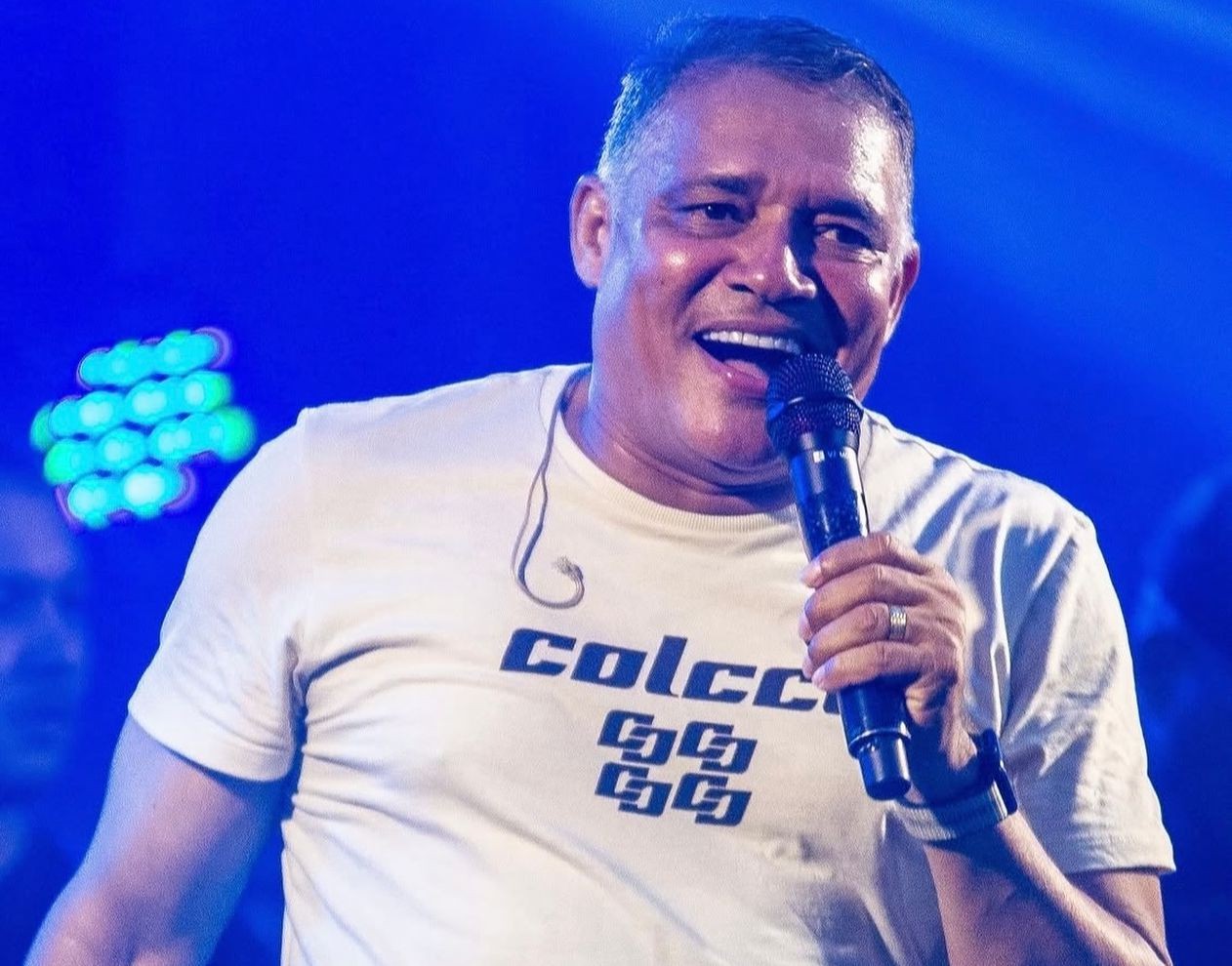 Vocalista anuncia saída da Banda Alma Gêmea