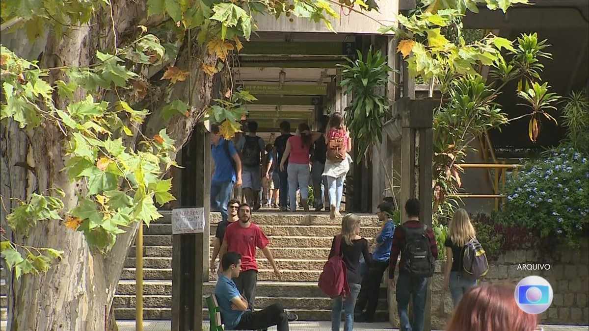 Datafolha: 83% apoiam cotas em universidades federais; critério racial divide opinião