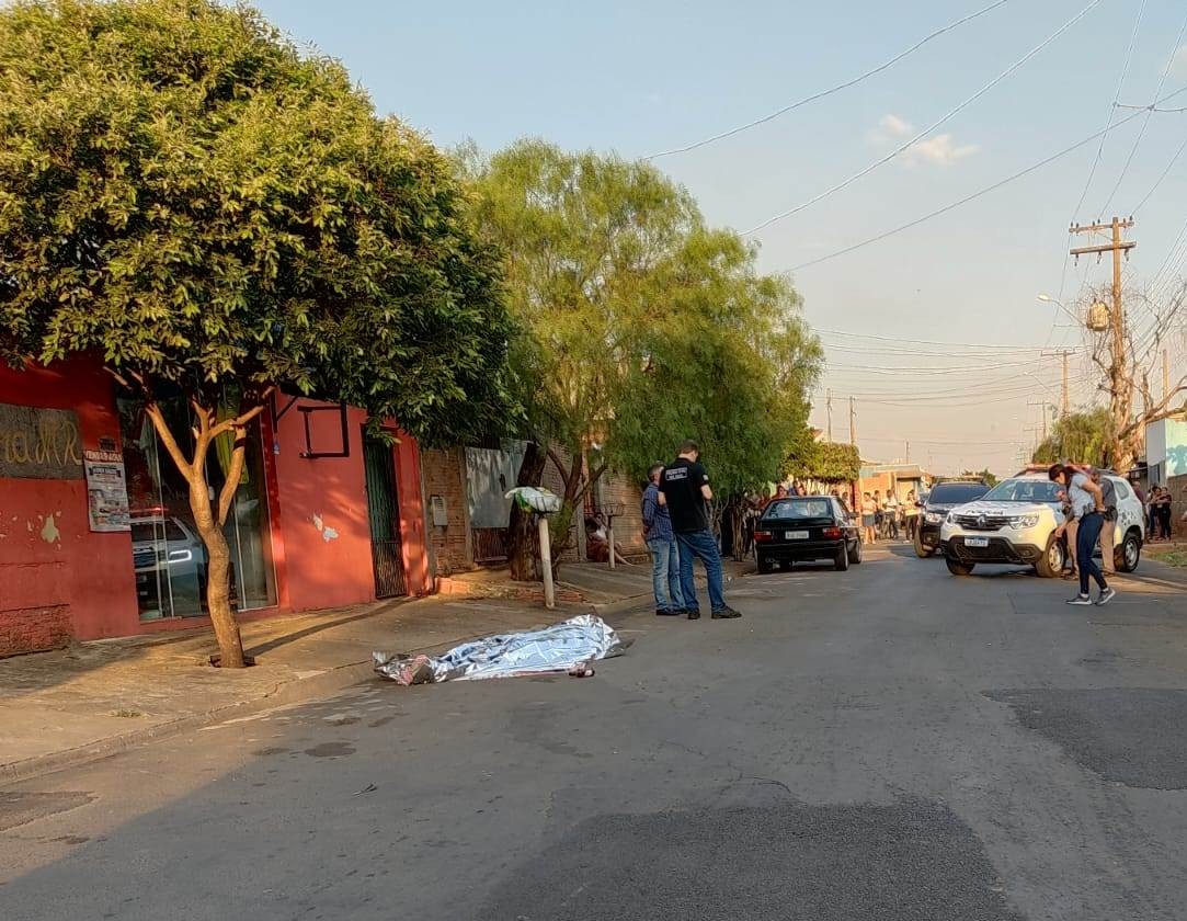 Homem de 28 anos é assassinado a tiros em Leme; suspeitos fugiram