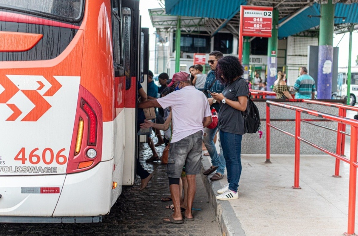 Ônibus da linha 4006 mudam percurso devido a obras de saneamento em Maceió; confira