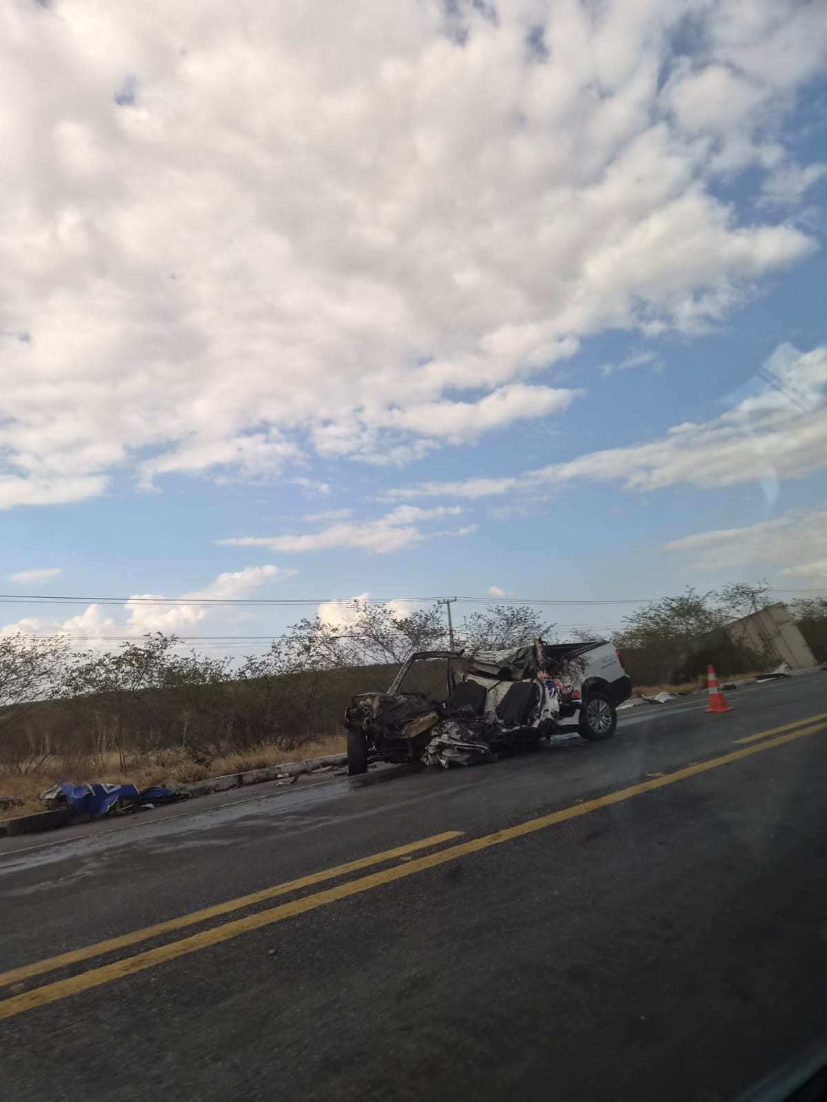 Homem morre após acidente entre caminhonete e carreta na BR-304 no interior do RN