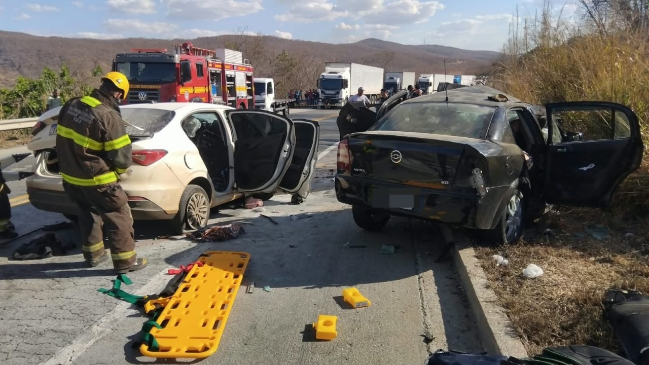 Identificados os sete mortos em acidente na BR-251; motorista não era habilitado e usava tornozeleira, diz PC