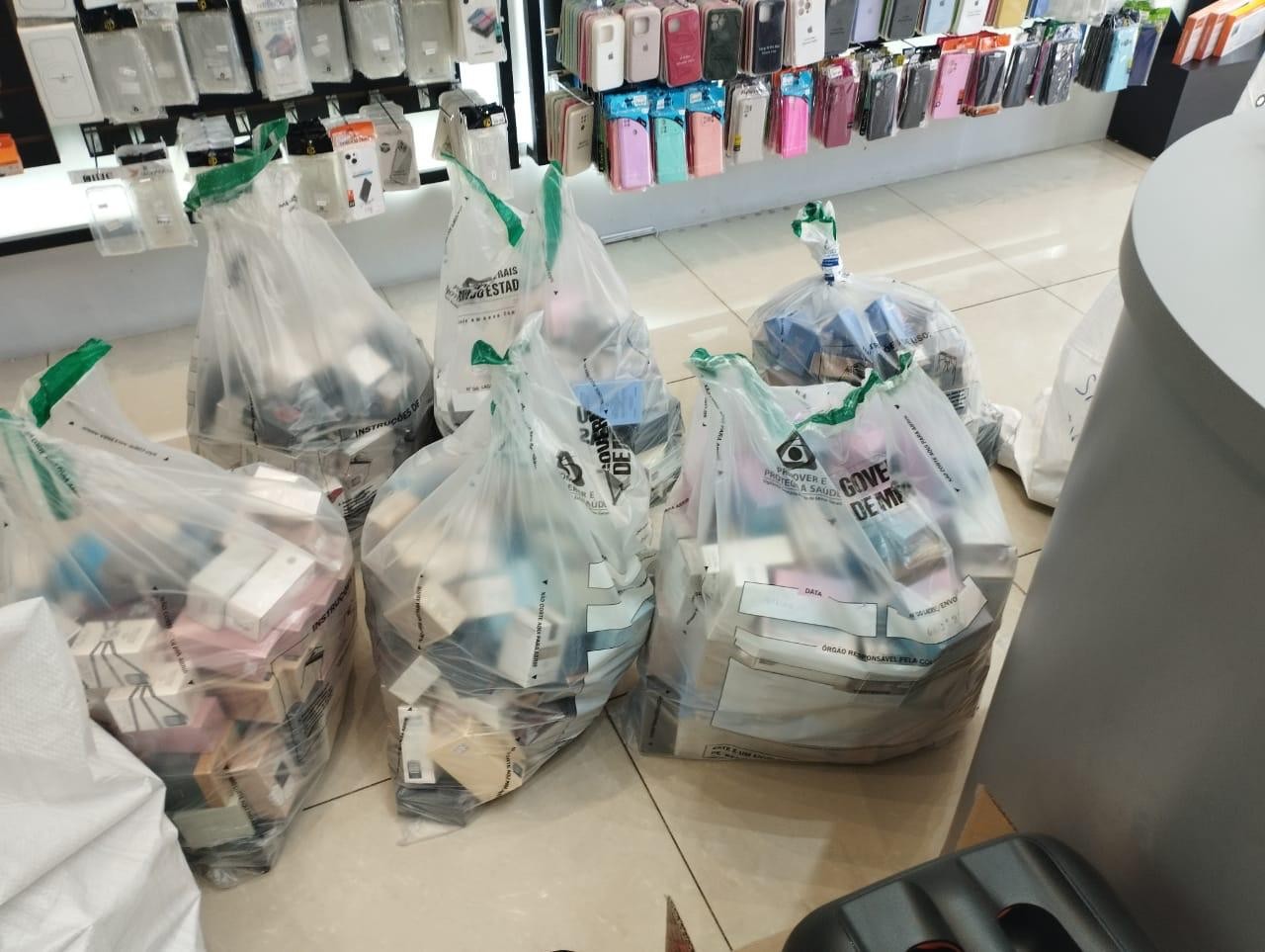Eletrônicos e perfumes estimados em R$ 600 mil são retidos durante operação contra importação irregular de mercadorias em Pará de Minas 