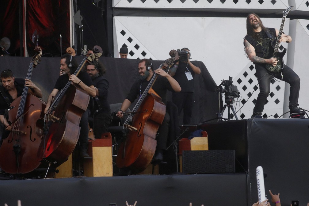 Sepultura toca com a Orquestra Sinfônica Brasileira no Rock in Rio 2022 — Foto: Ricardo Moraes/Reuters