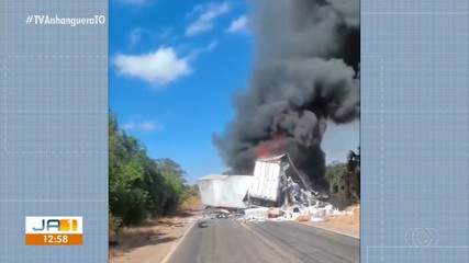 Acidente entre duas carretas deixa uma pessoa na BR-153