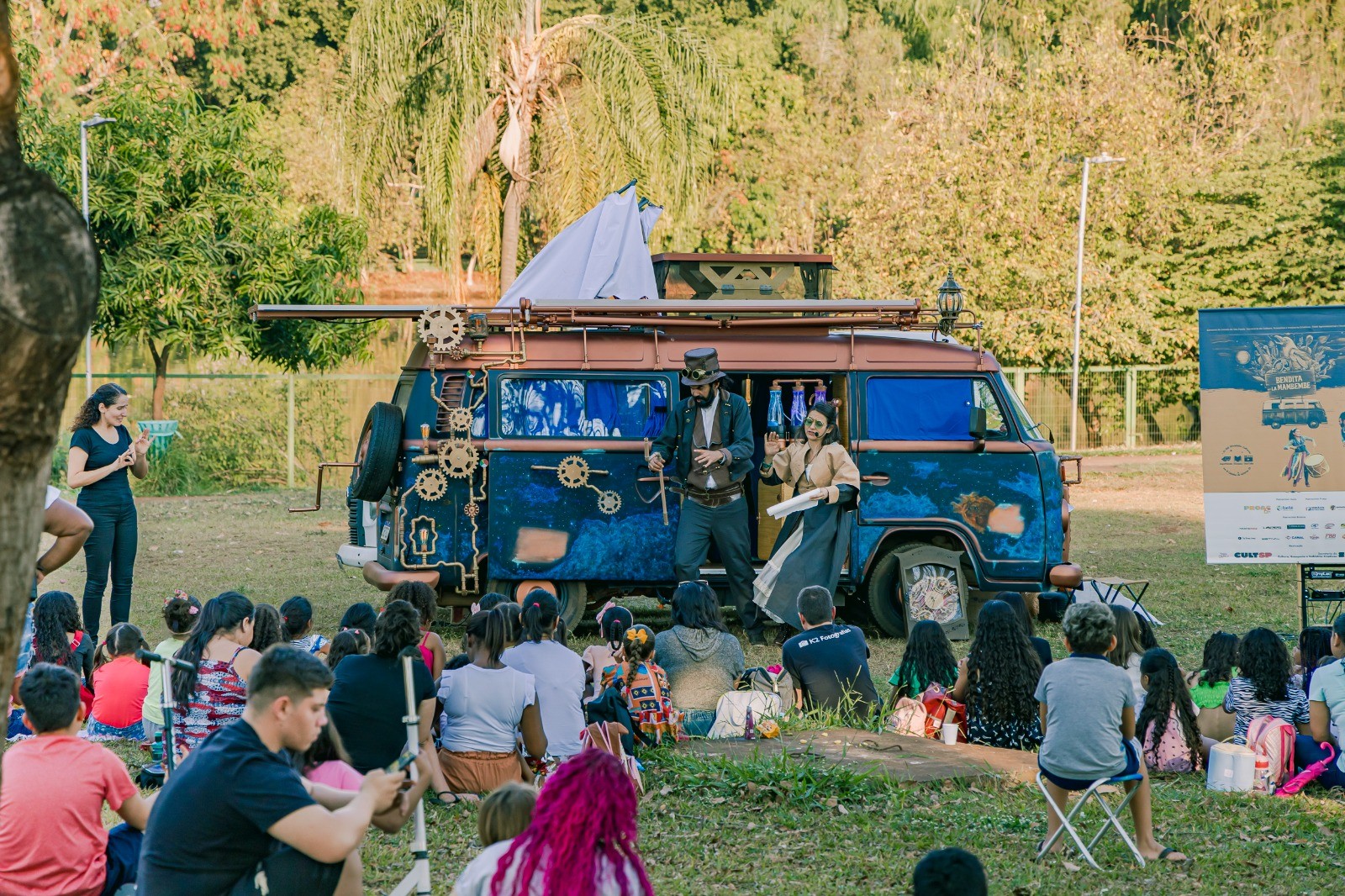 Espetáculo teatral em uma Kombi leva peça itinerante e oficinas para Brotas; veja programação