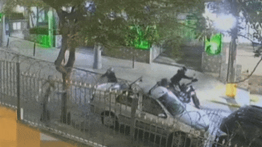 VÍDEO: policial penal reage a assalto e troca tiros com bandidos na Zona Norte do Rio