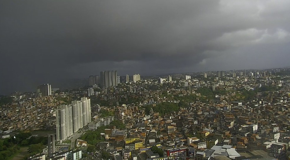 Salvador tem alertas para chuvas intensas — Foto: TV Bahia