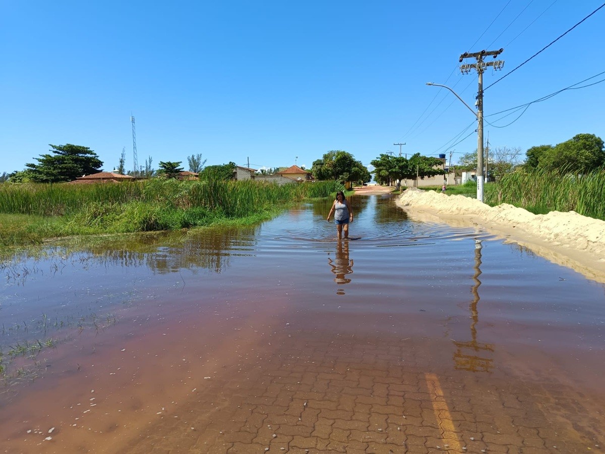 Nível da Lagoa de Carapebus sobe e provoca alagamentos no Norte Fluminense