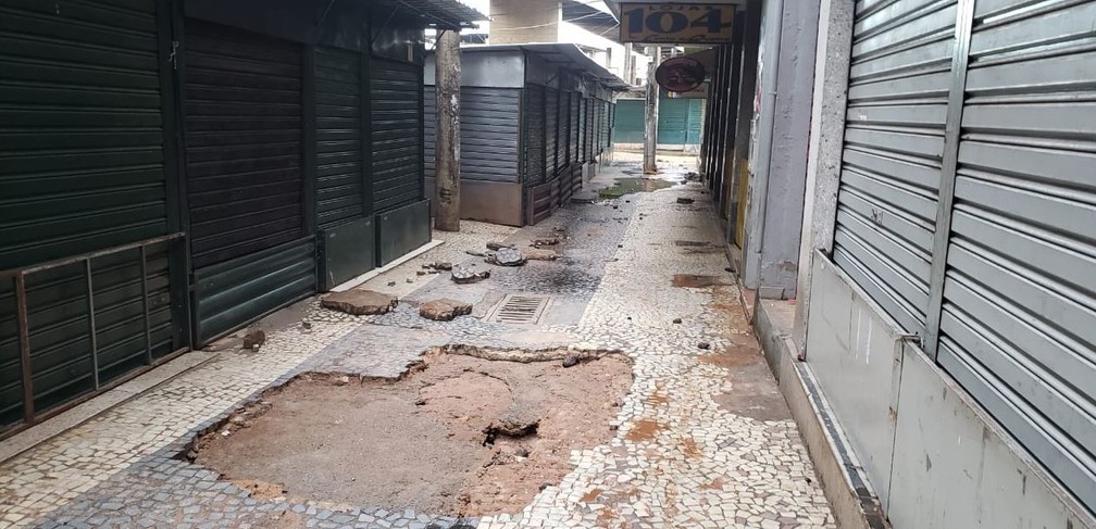 Temporal provoca alagamentos e prejuízos em Conselheiro Lafaiete, Minas  Gerais