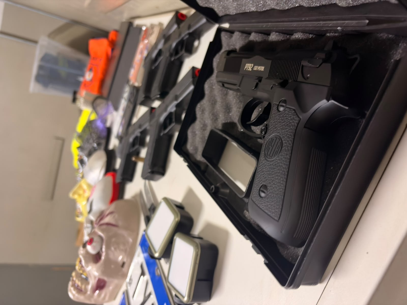 Dupla suspeita de atirar contra participantes da 'Marcha para Jesus' é  presa com armas de airsoft, facas e máscaras de caveiras em Piracicaba