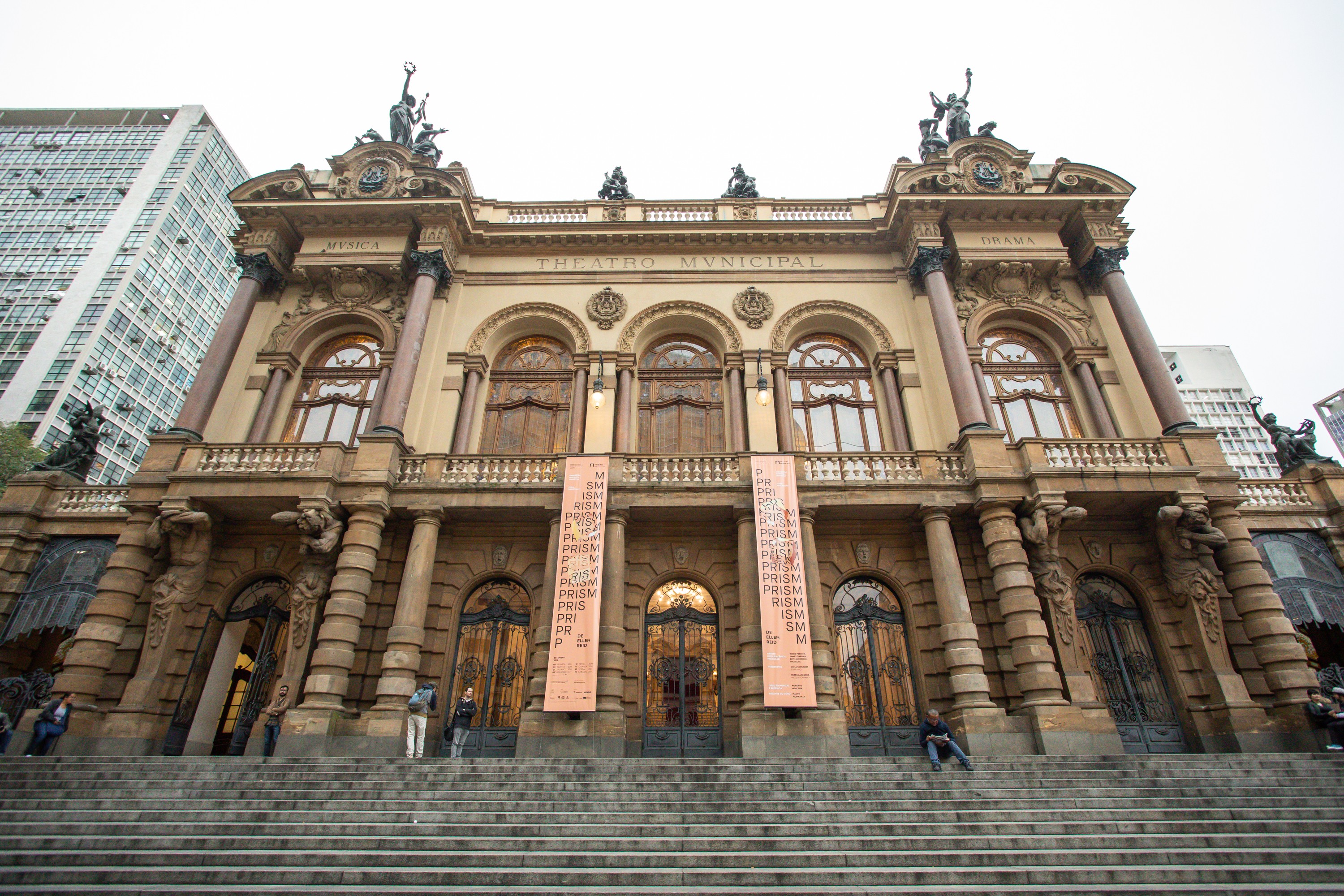 Instituto Bacarelli vence disputa para assumir gestão do Theatro Municipal de São Paulo