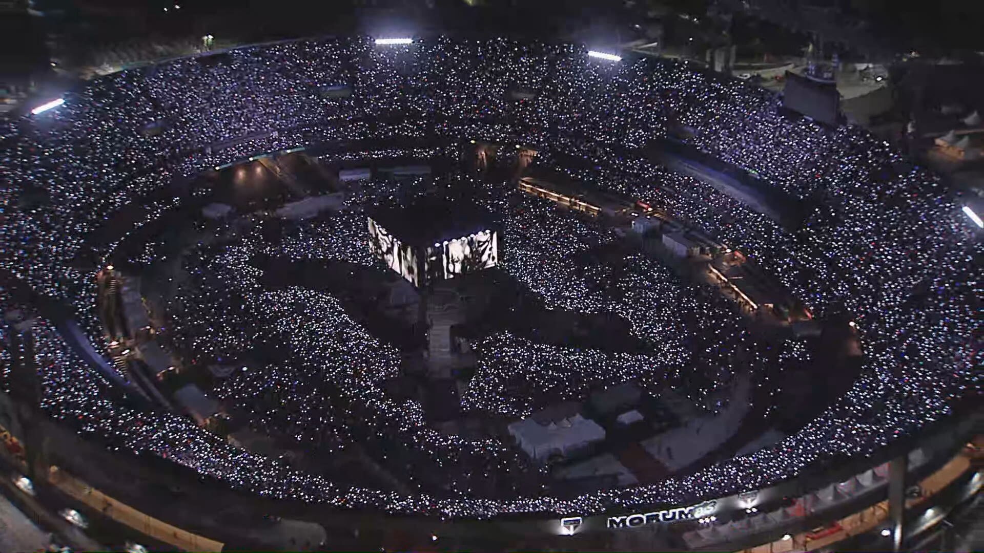 VÍDEO: imagens aéreas mostram estádio Morumbis tomado por fãs no 2º dia de show do BTS em SP