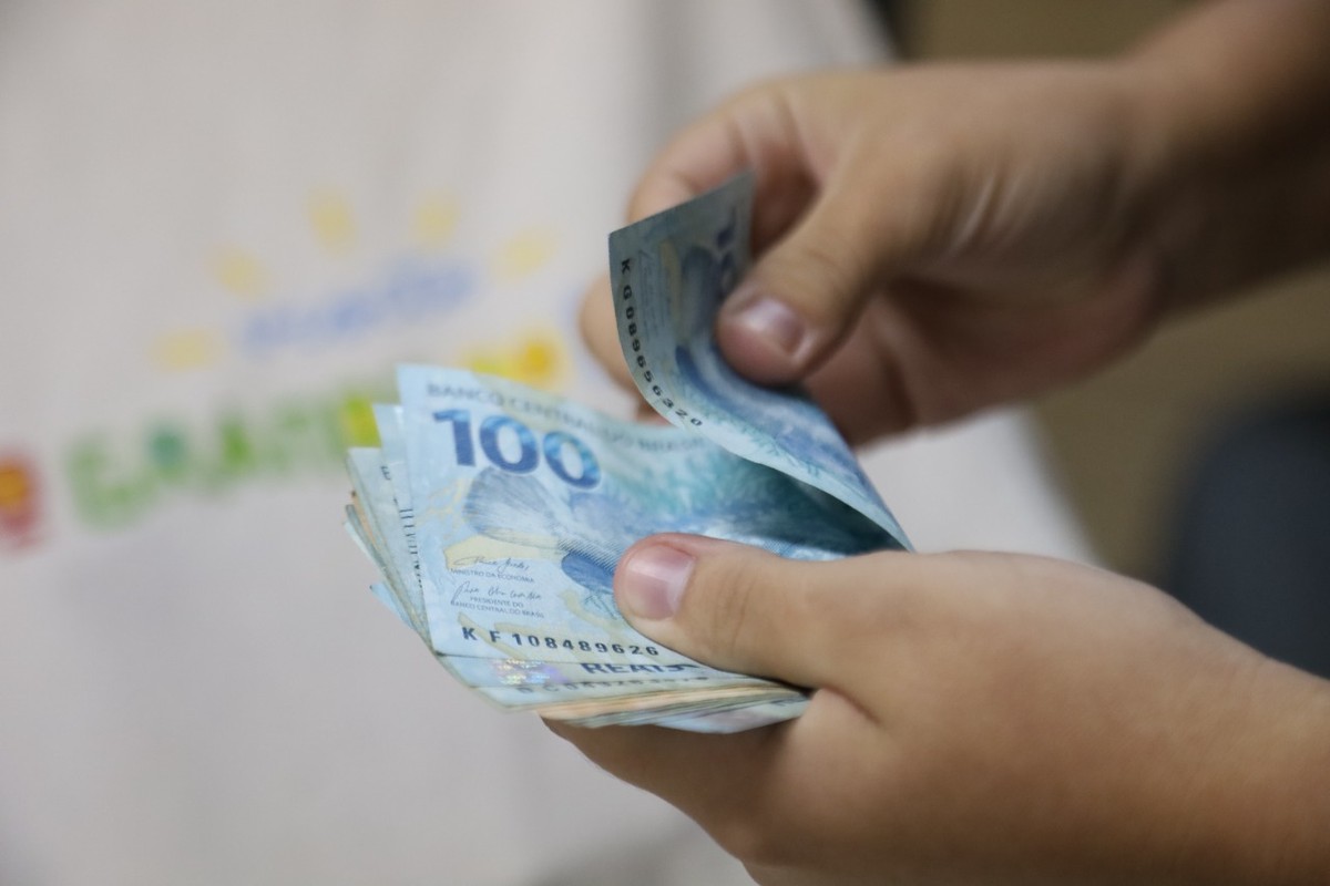 Servidores de Fortaleza terão parcela do 13º salário antecipada