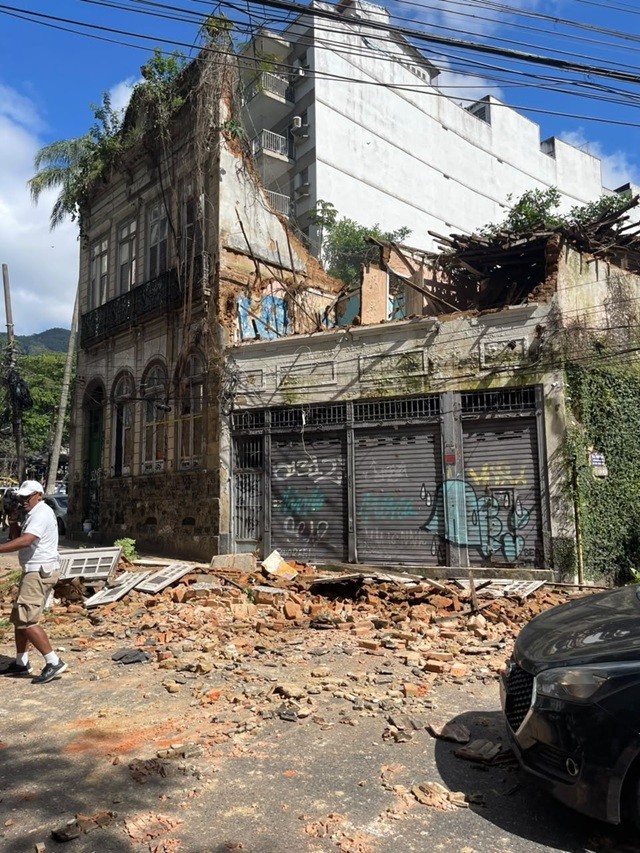 Casarão desaba no Cosme Velho