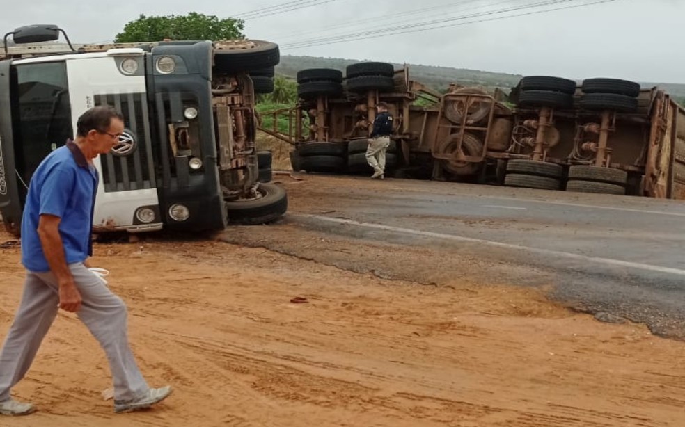 Carreta com sinal de rastreamento bloqueado é recuperada pela PM em Ribeira  do Pombal - Sertão em Pauta