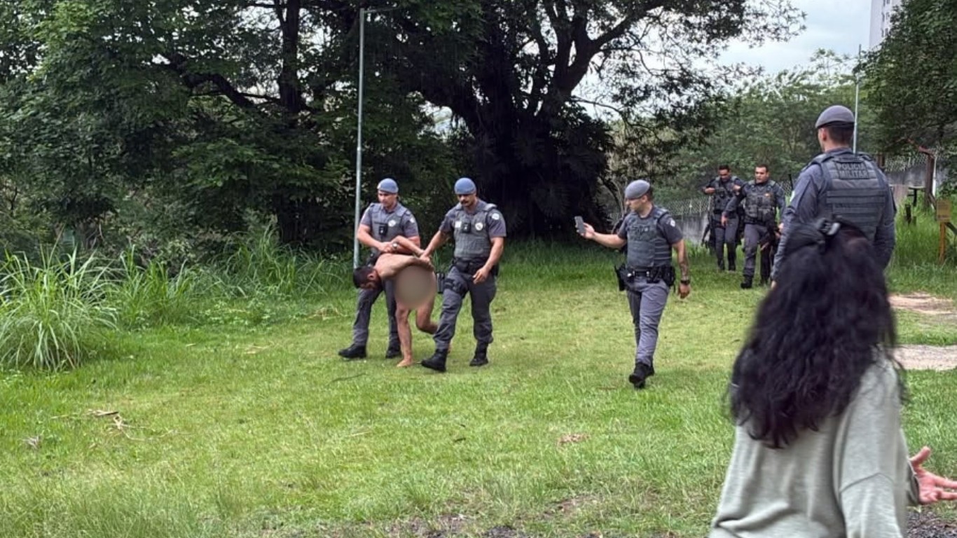Homem com mandado de prisão é detido nu após furto de veículo em Campinas​‌​