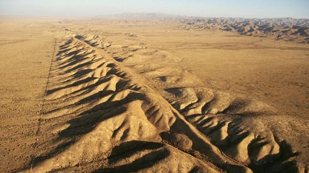 A Falha de San Andreas, que corta o Estado americano da Califórnia, é uma das mais famosas do mundo — Foto: Getty Images via BBC