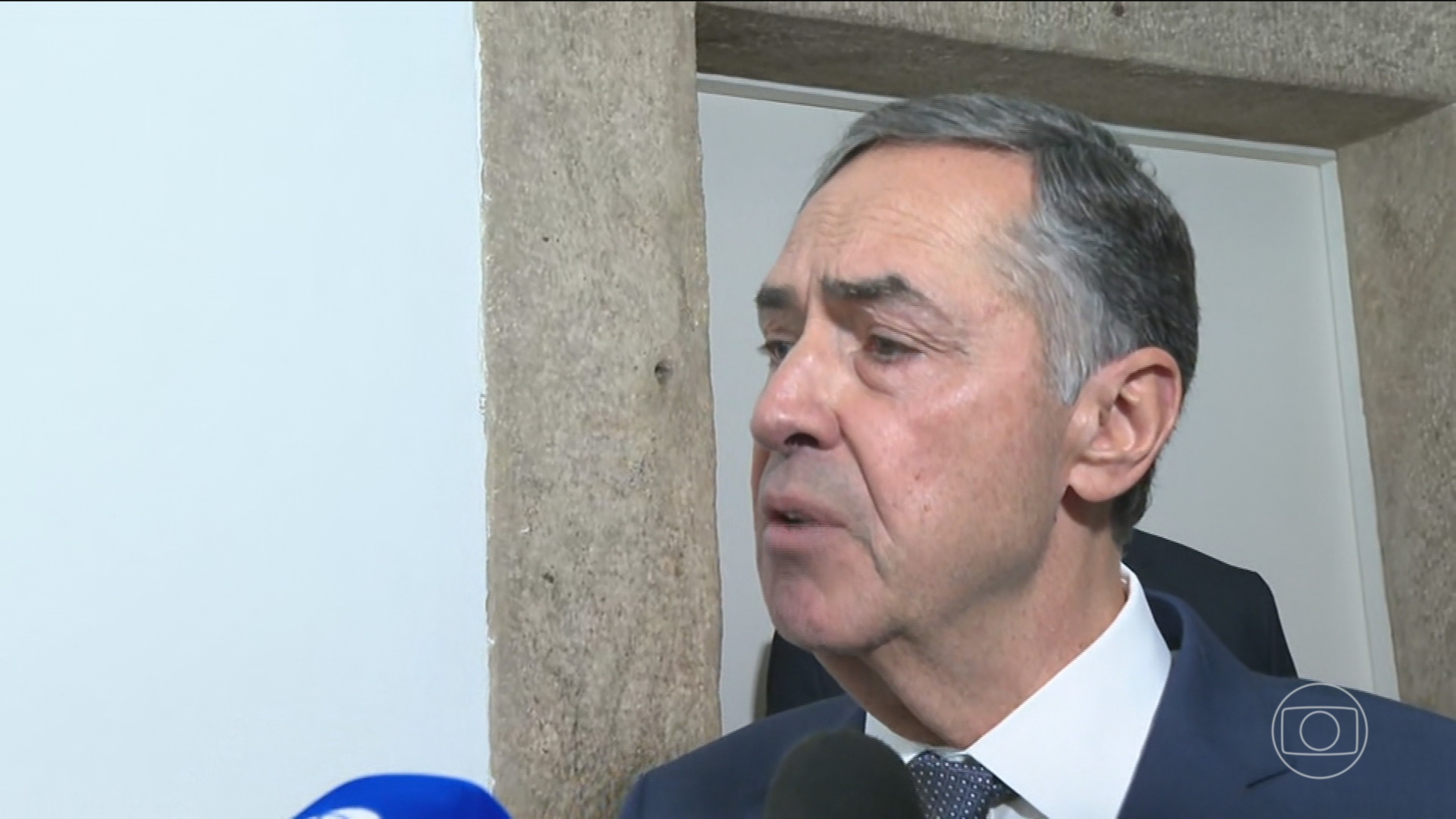Ministro Barroso diz que julgamento dos réus da trama golpista vai ser feito com serenidade
