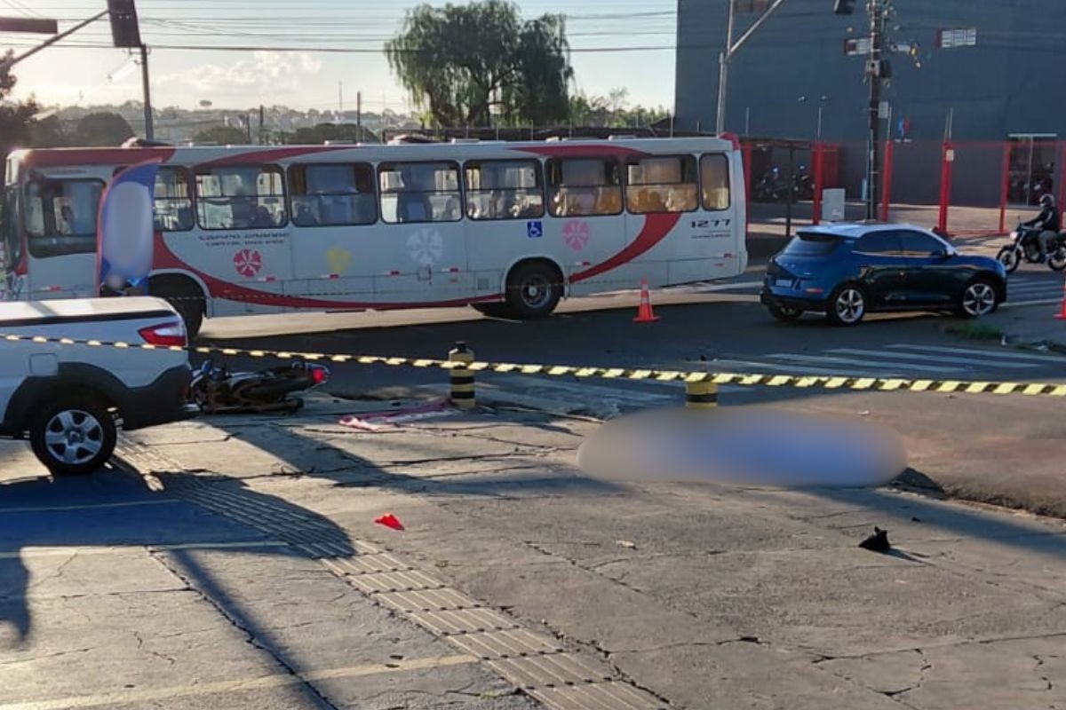 Motociclista morre após colisão entre duas motos em cruzamento de Campo Grande