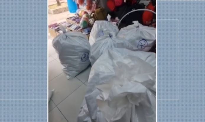 Loja tem meia tonelada de brinquedos falsificados apreendidos durante operação da polícia, em João Pessoa