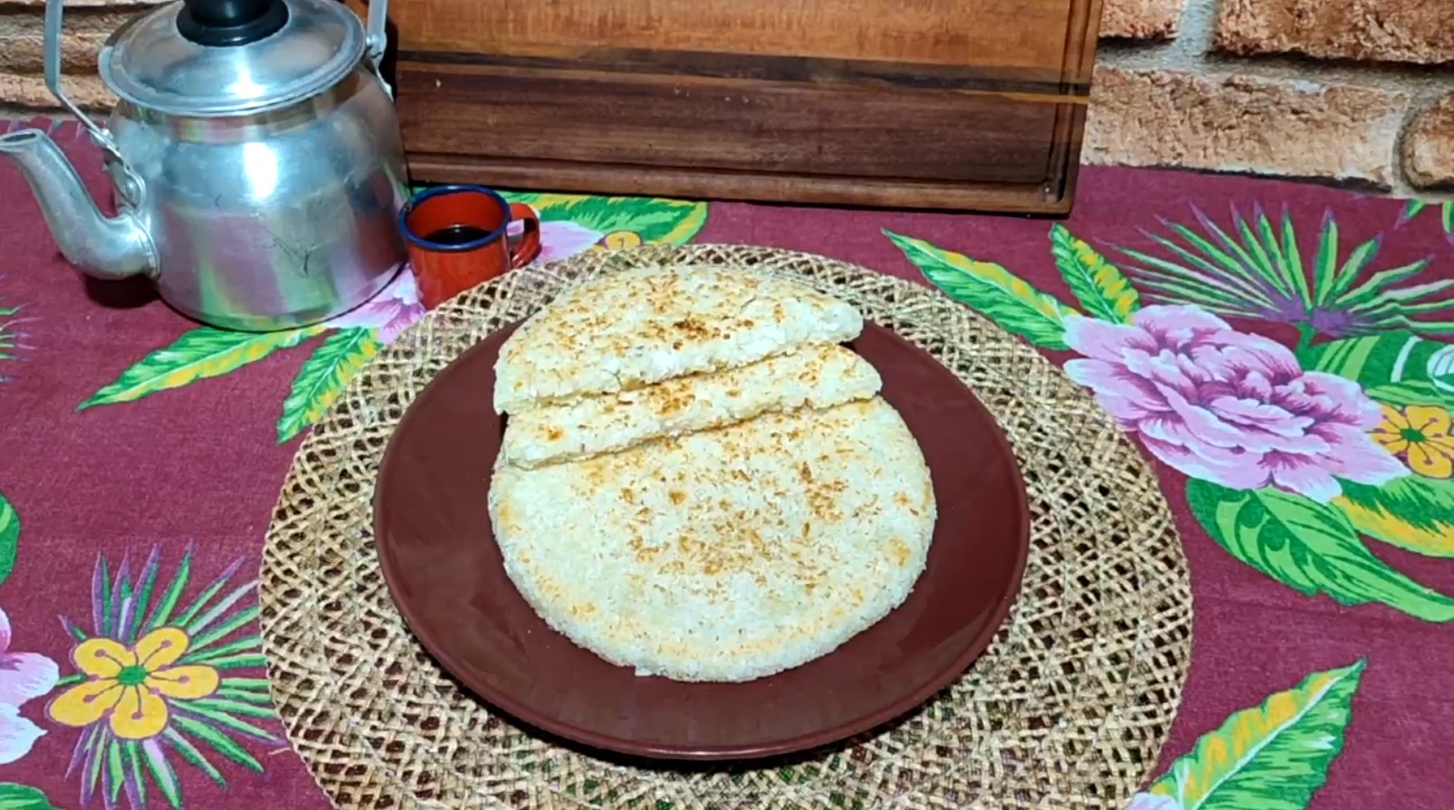 Aprenda a fazer beiju de macaxeira com coco
