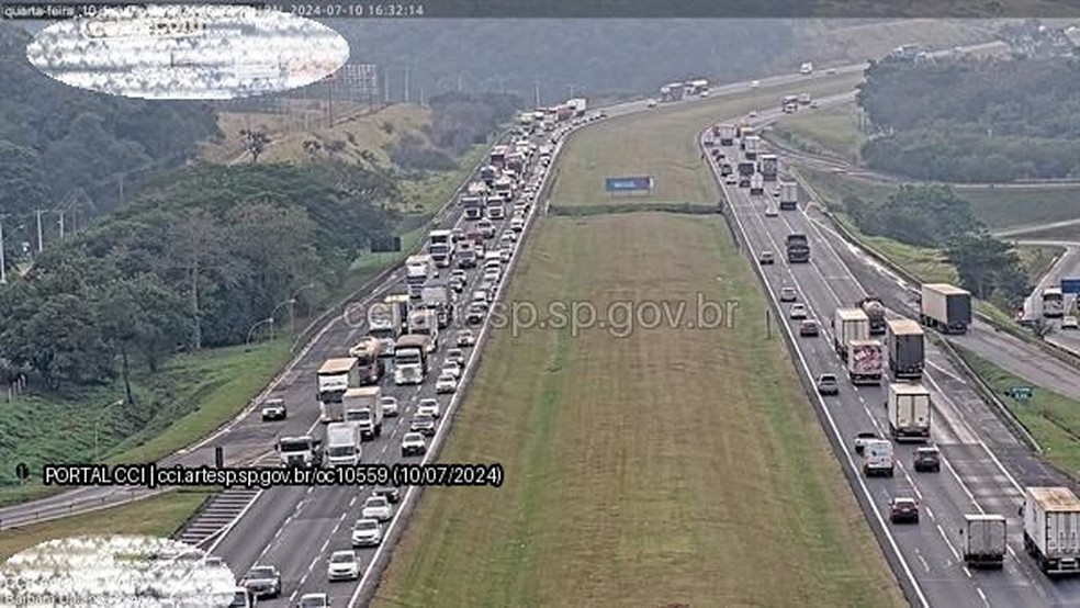 Acidente ocorreu no quilômetro 68 da Rodovia dos Bandeirantes (SP-348), em Jundiaí (SP) — Foto: Artesp/Divulgação