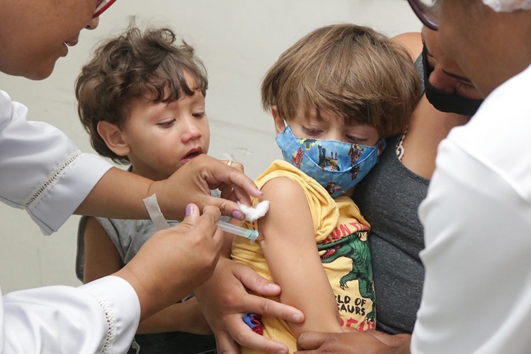 Baixa cobertura vacinal de crianças faz crescer número de Síndromes Respiratórias Graves em Campos