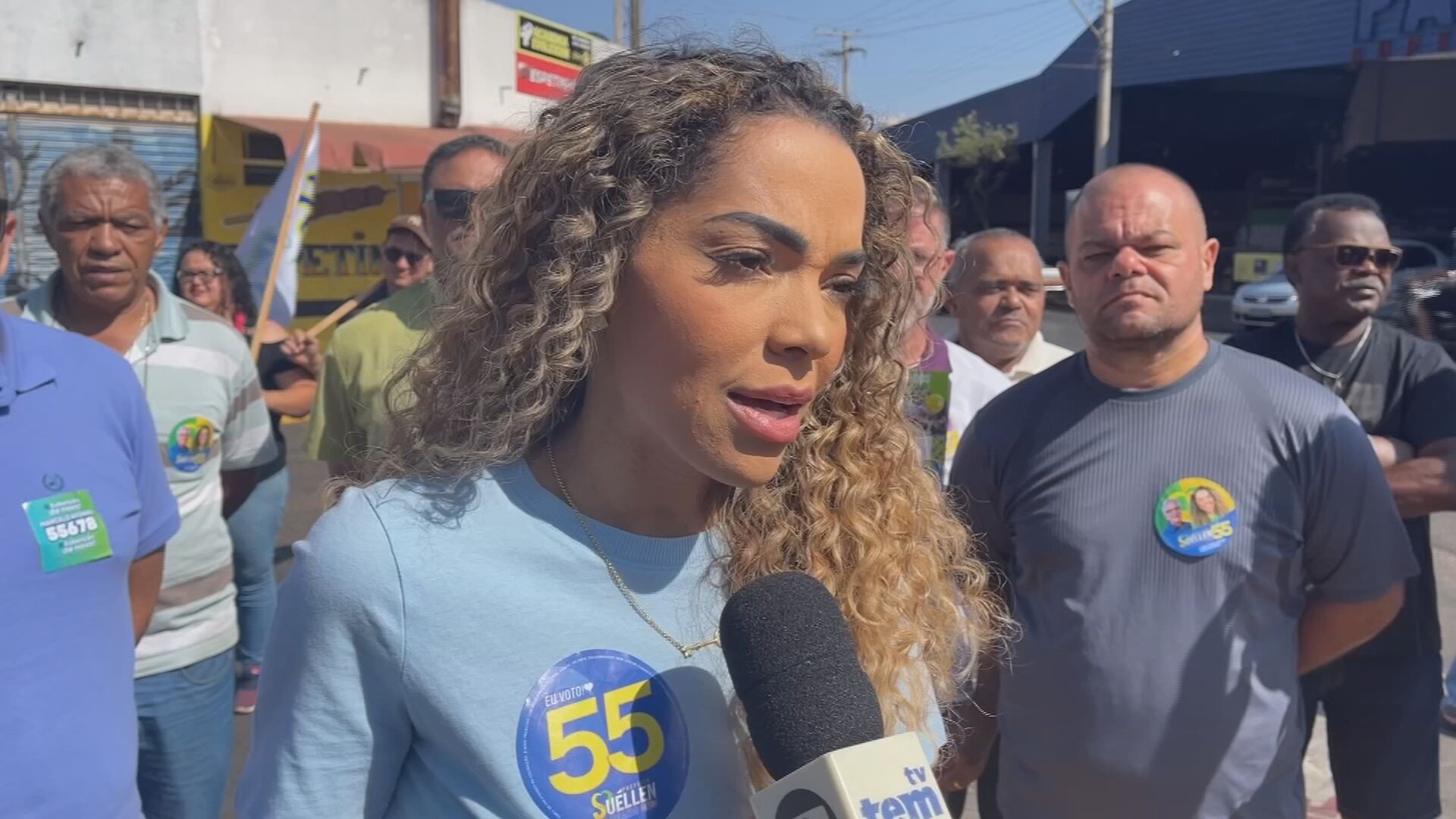 Candidata à reeleição em Bauru, Suéllen Rosim visita região oeste e ouve reclamações sobre falta de água e escola em tempo integral