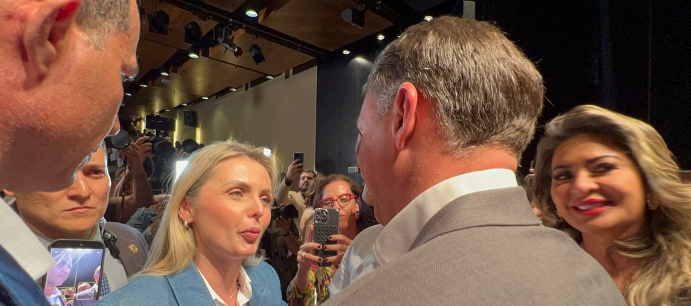 Clariana Barão oficializa apoio a Flávio Bolsonaro para a disputa do segundo turno