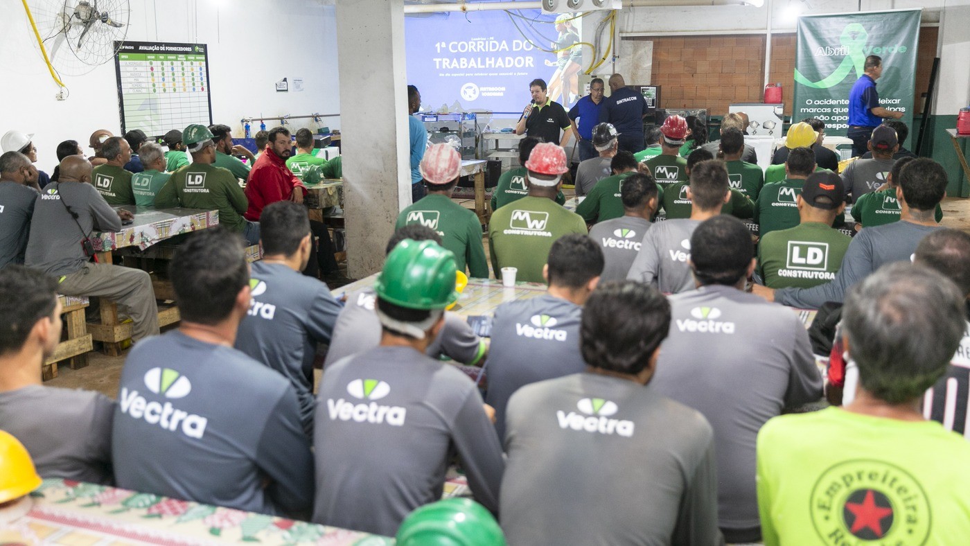 Abril Verde: palestras nos canteiros reforçam cultura de segurança 